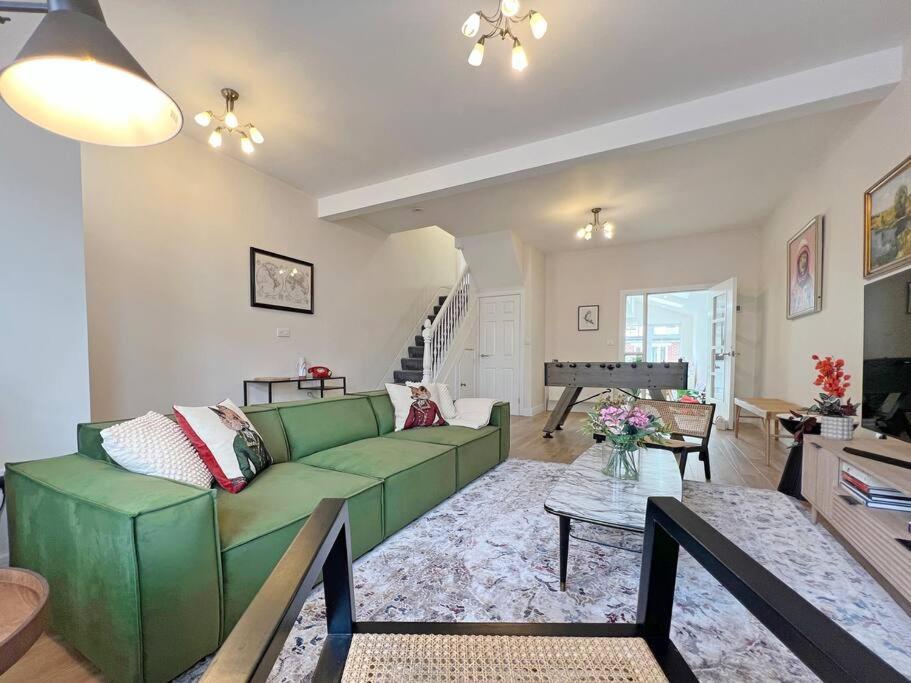 Luxury Central Windsor 5 Bed Home, Parking, Private Garden - Windsor Castle View, Legoland, Ascot, Heathrow Airport Екстер'єр фото